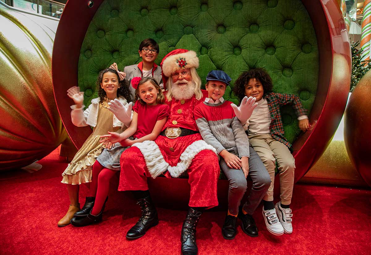 Santa at Aventura Mall